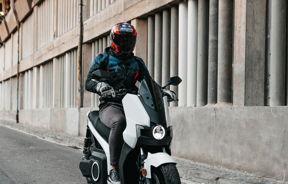 motociclistas-eléctricos